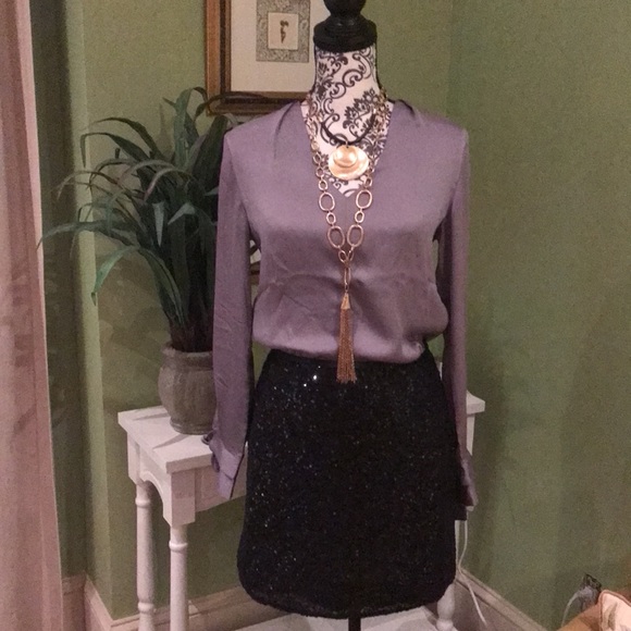 Banana republic blouse with tie sleeves - Picture 2 of 8